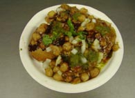 aloo-tikki-cholle.jpg